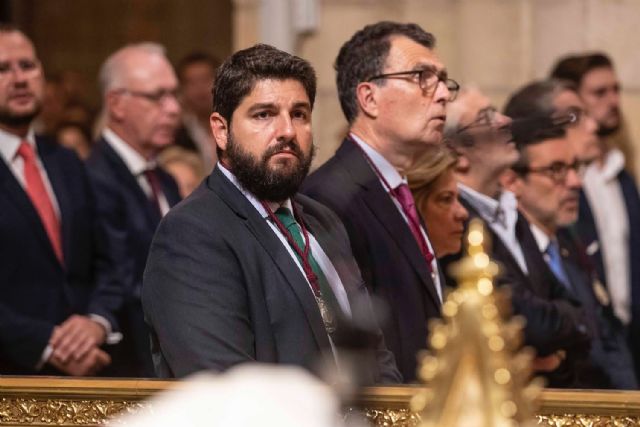 López Miras despide a la Virgen de la Fuensanta, que regresa a su santuario tras la feria de septiembre