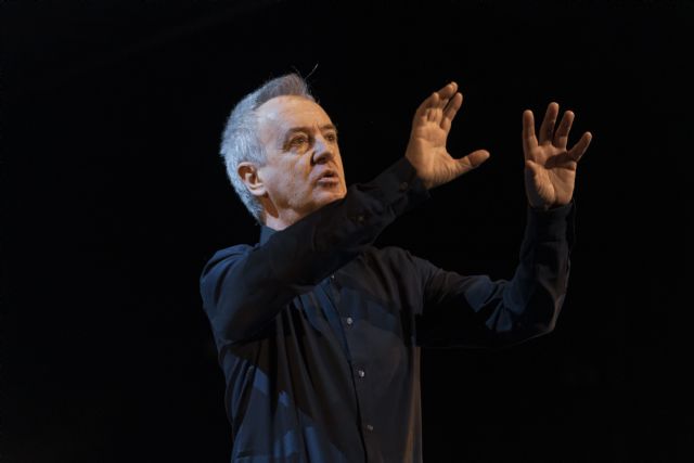 El Teatro Romea acoge ´Oceanía´, el testamento vital y artístico de Gerardo Vera que protagoniza Carlos Hipólito