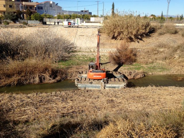 El PSOE denuncia ante el Seprona el 'destrozo' del cauce del río y lleva al Senado otra vez la restauración de los sillares de Contraparada