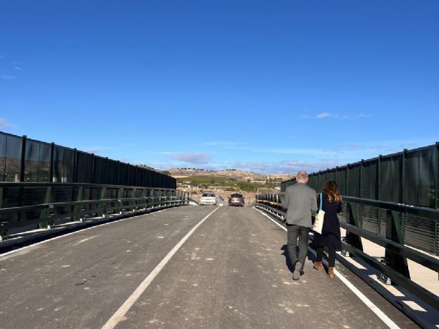 Abren al tráfico los dos puentes construidos en Sangonera la Seca por las obras del AVE