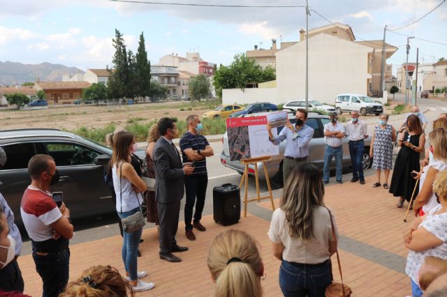 El Ayuntamiento da a conocer a los vecinos de El Raal el desarrollo de los trabajos para la construcción del puente sobre el Río Segura