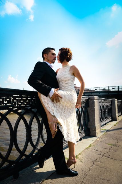 Irina Miró, experimentada bailarina de tango y directora de la academia “Libertango” (Murcia), junto a Julio Saavedra