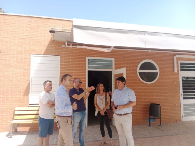 El Ayuntamiento de Murcia instala toldos para proteger del calor a los alumnos del CEIP Francisco Noguera de San José de la Vega
