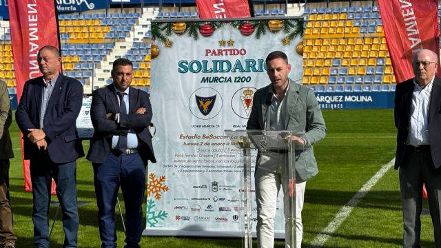 Murcia celebra su historia con un partido solidario entre el UCAM Murcia CF y el Real Murcia CF