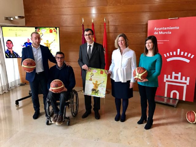 El baloncesto murciano en silla de ruedas organiza una cena benéfica ´con estrella´ para recaudar fondos