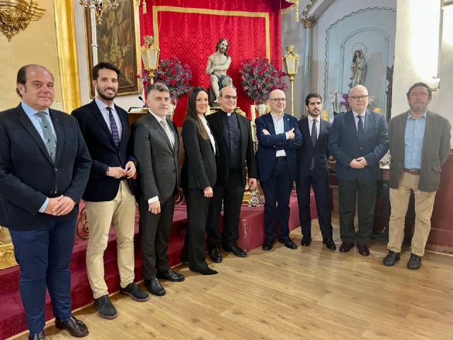 La Comunidad devuelve el Cristo de la Paciencia a la iglesia de Santa Catalina tras ocho meses de restauración