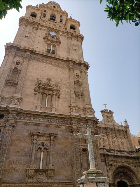 Huermur inicia en Cultura la modificación del BIC de la Catedral de Murcia y la Capilla de los Vélez