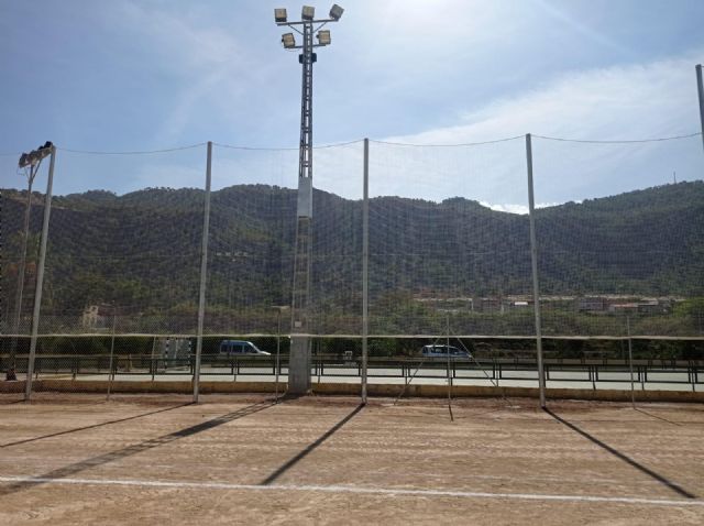 El Ayuntamiento mejora el campo de béisbol de Algezares