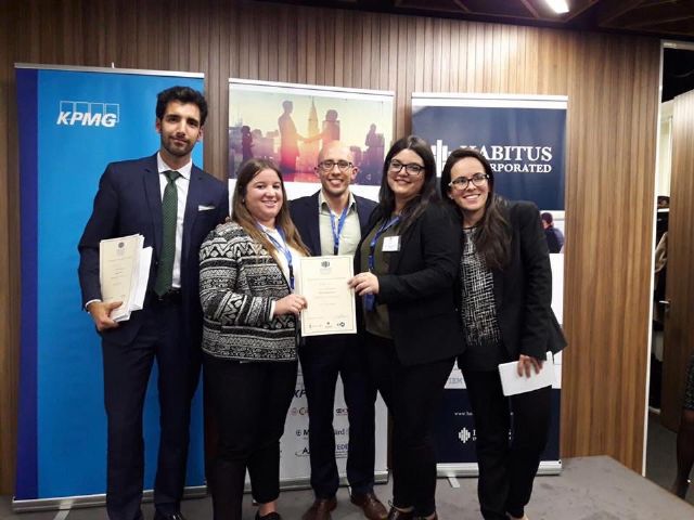 Dos alumnas de la UMU obtienen mención en competición internacional de Negociación y Mediación