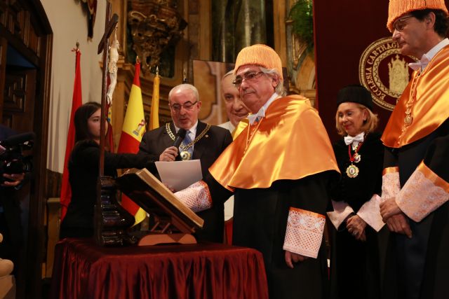 La ucam inviste a manuel lao, presidente de la corporación nortia, doctor honoris causa