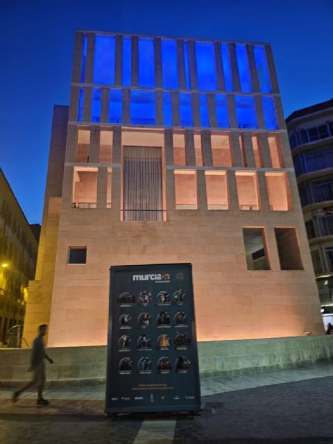 El Ayuntamiento de Murcia ilumina el Moneo con la bandera de Ucrania para rememorar su día de la Independencia