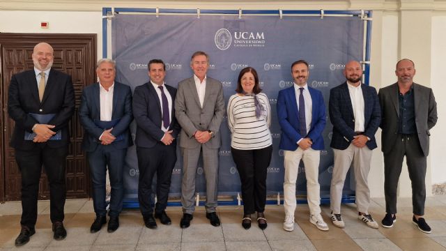 La UCAM y la FFRM estrechan lazos para mejorar la formación y el rendimiento de los futbolistasEl acuerdo incluye descuentos en los estudios y proyectos de investigación para prevenir lesiones y optimizar la preparación física de los jugadores