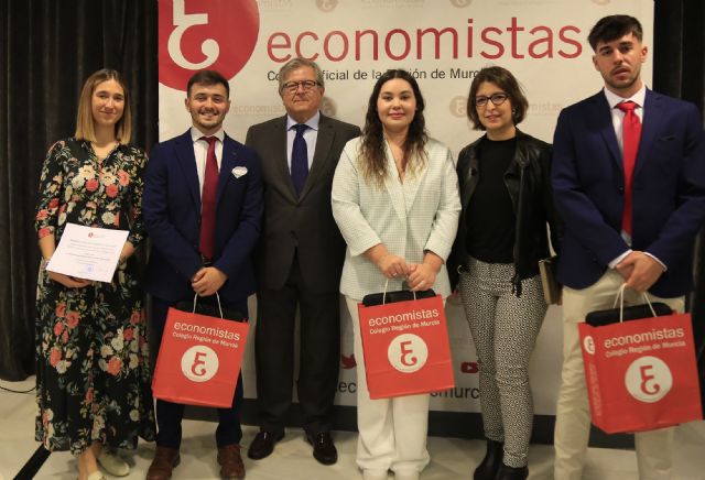 Cuatro alumnos de la UCAM, premiados por el Colegio de Economistas de la Región de Murcia