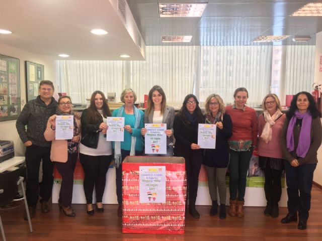 Juventud colabora con la ONG Maestros Mundi en su campaña solidaria de Navidad